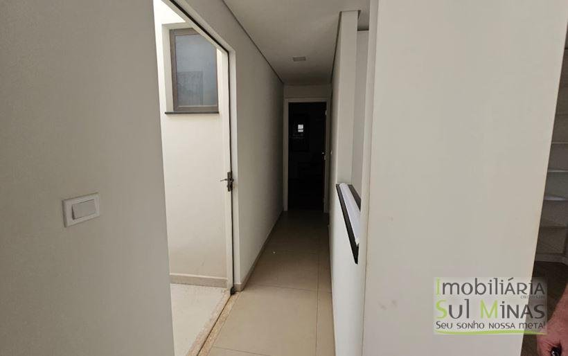 Casa com Ponto Comercial á Venda no Centro de Cambuí Cód. 2039 (14)