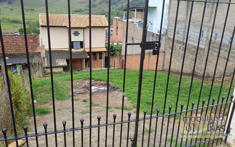 Casa em Ótimo Bairro À Venda em Cambuí MG COD2305 (11)