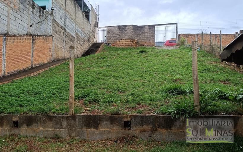 Casa em Ótimo Bairro À Venda em Cambuí MG COD2305 (12)