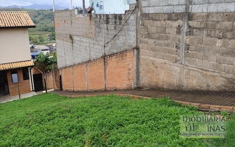 Casa em Ótimo Bairro À Venda em Cambuí MG COD2305 (13)