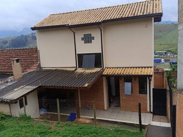 Casa em Ótimo Bairro À Venda em Cambuí MG COD2305 (14)