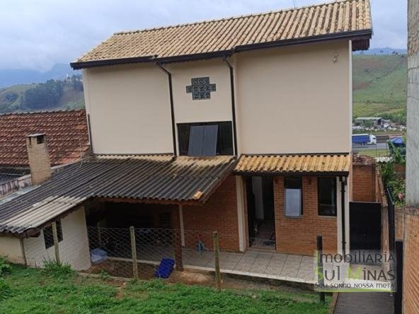 Casa em Ótimo Bairro À Venda em Cambuí MG COD2305 (14)
