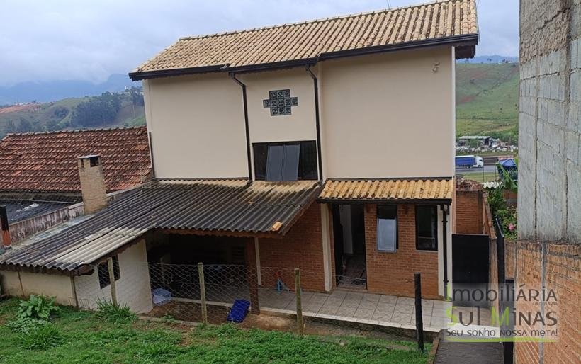 Casa em Ótimo Bairro À Venda em Cambuí MG COD2305 (14)