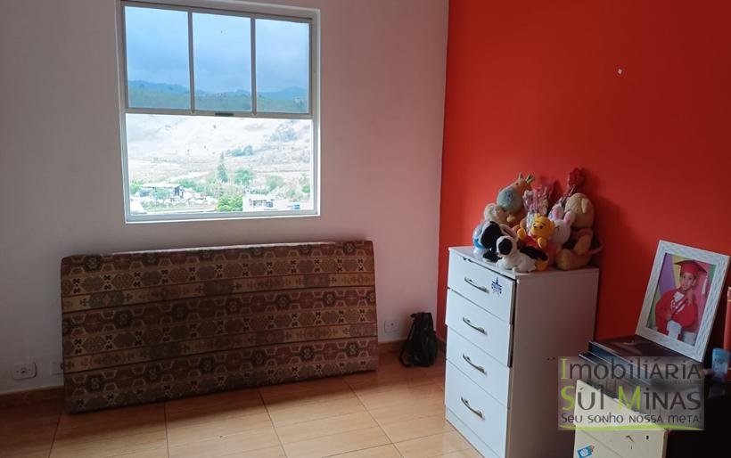 Casa em Ótimo Bairro À Venda em Cambuí MG COD2305 (2)