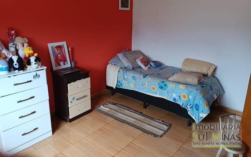 Casa em Ótimo Bairro À Venda em Cambuí MG COD2305 (4)