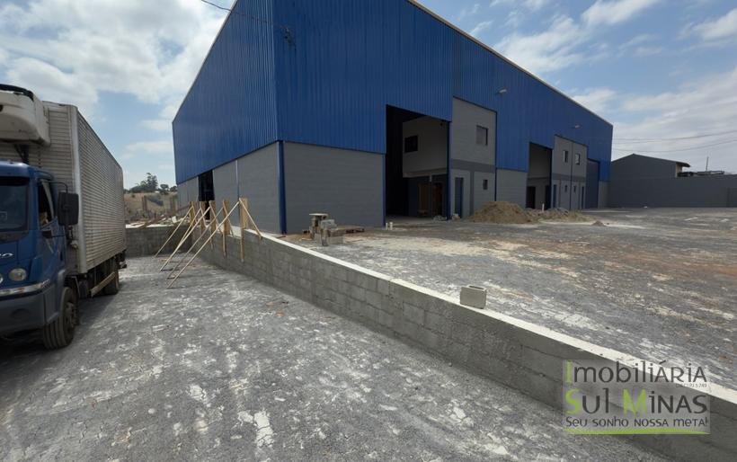 Galpão para Locação em CambuíMG – 1.000 m² Moduláveis, Pé Direito de 8 (5)