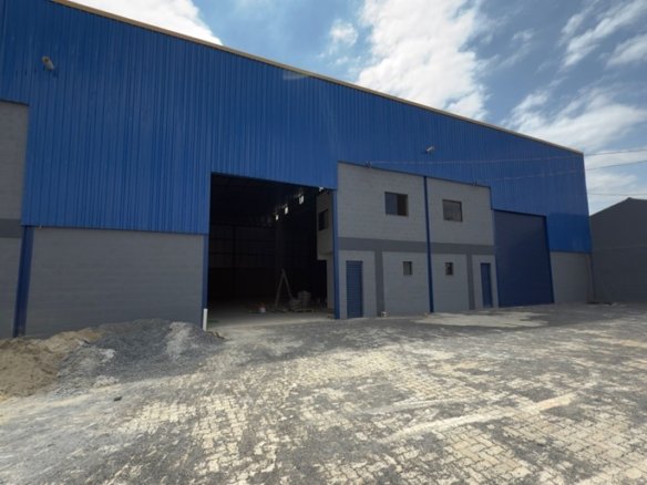 Galpão para Locação em CambuíMG – 1.000 m² Moduláveis, Pé Direito de 8 (8)