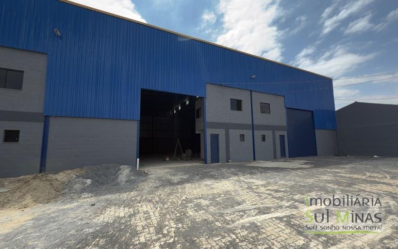 Galpão para Locação em CambuíMG – 1.000 m² Moduláveis, Pé Direito de 8 (8)