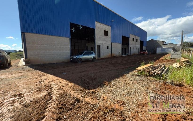 Galpão para Locação em CambuíMG – 1.000 m² Moduláveis, Pé Direito de 8m, Pátio COD2 (14)