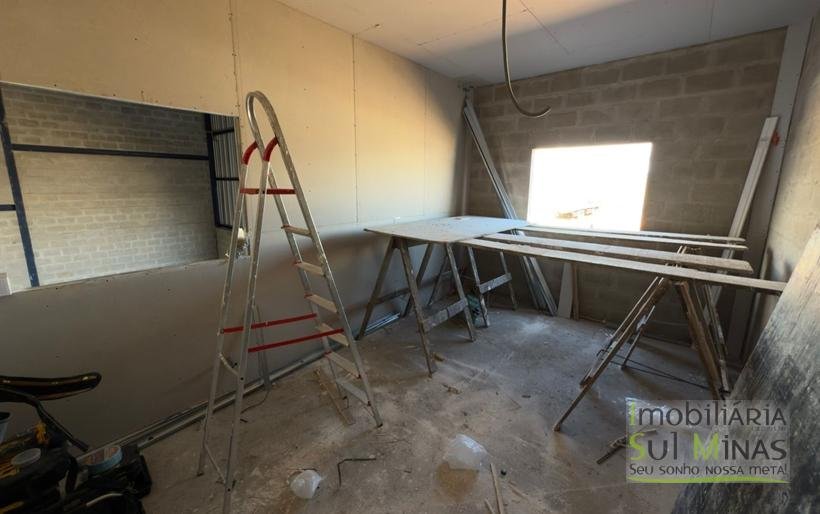 Galpão para Locação em CambuíMG – 1.000 m² Moduláveis, Pé Direito de 8m, Pátio COD2 (21)