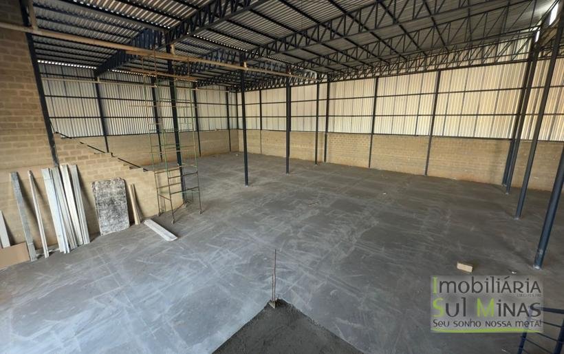 Galpão para Locação em CambuíMG – 1.000 m² Moduláveis, Pé Direito de 8m, Pátio COD2 (7)