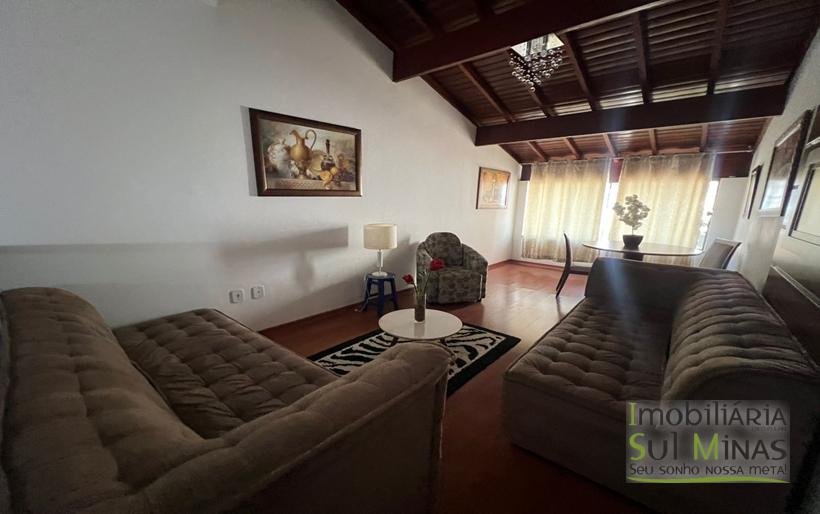 Sobrado a Venda com Ótima Localização em Cambuí MG Cód. 1755 (15)