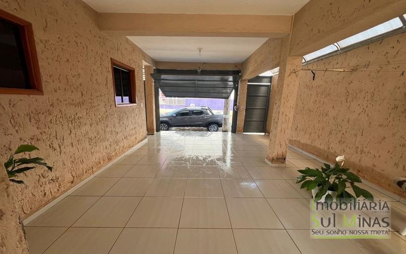 Sobrado a Venda com Ótima Localização em Cambuí MG Cód. 1755 (5)