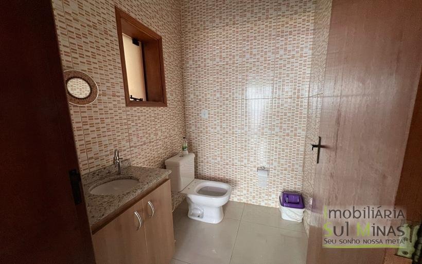 Sobrado a Venda com Ótima Localização em Cambuí MG Cód. 1755 (6)