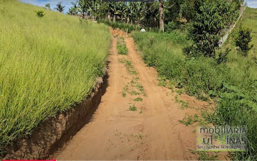 Terreno com 1500m² Com Poço À Venda em Cambuí MG COD2296 (1)