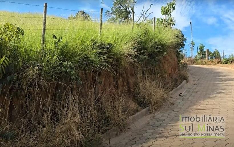Terreno com 1500m² Com Poço À Venda em Cambuí MG COD2296 (2)