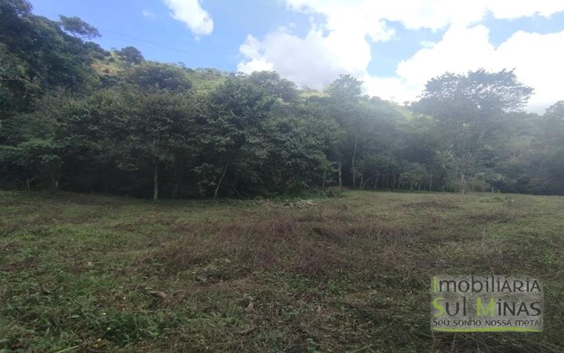 Terreno de 20.000m² Em ótima Localização À Venda em Cambuí MG COD2301 (4)