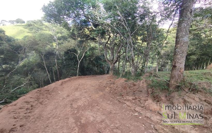 Terreno de 20.000m² Em ótima Localização À Venda em Cambuí MG COD2301 (9)