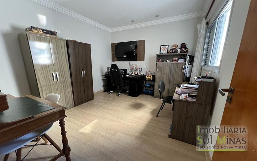 Apartamento de 90,7m ² com 3 quartos À Venda no Centro de Cambuí MG COD2319 (8)