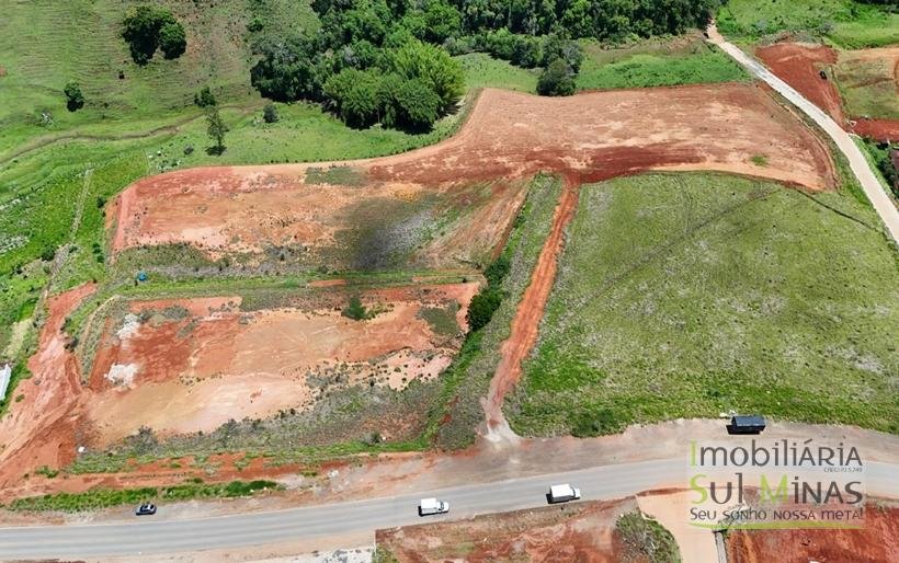 Área Industrial à Venda em Cambuí – 36.037 m² Platôs Prontos 230 m de Frente para a RodoviaCOD2315 (5)