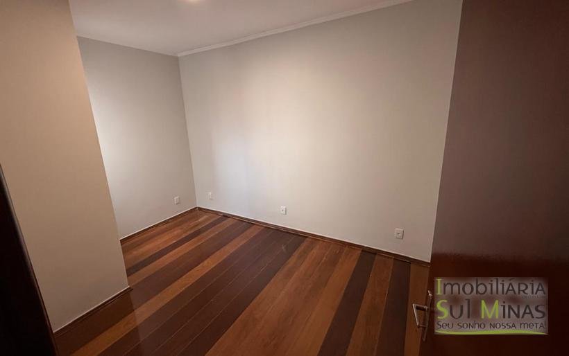 Casa Comercial para Locação no Centro de Cambuí MG – COD2316 (12)