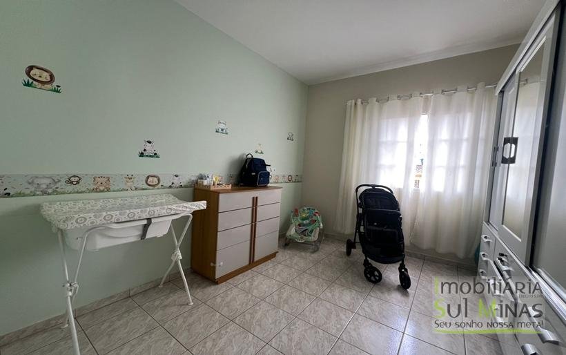 Casa com 3 dormitórios em Ótimo Bairro À Venda em Cambuí MG COD2307 (1)