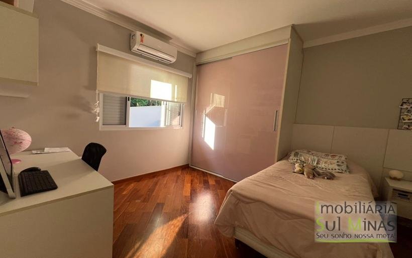 Casa de Alto Padrão com 3 Suítes à Venda em CambuíMG Sofisticação, Conforto COD2322 (11)