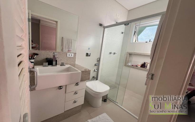 Casa de Alto Padrão com 3 Suítes à Venda em CambuíMG Sofisticação, Conforto COD2322 (14)