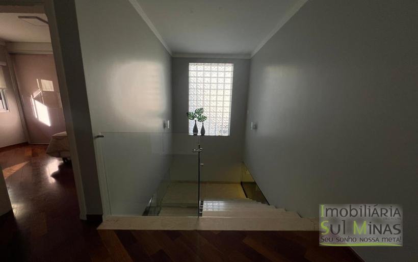 Casa de Alto Padrão com 3 Suítes à Venda em CambuíMG Sofisticação, Conforto COD2322 (15)