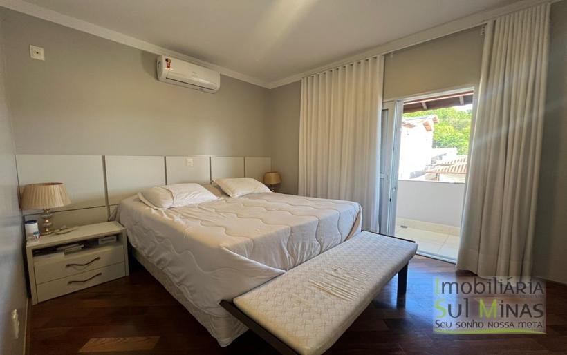 Casa de Alto Padrão com 3 Suítes à Venda em CambuíMG Sofisticação, Conforto COD2322 (2)