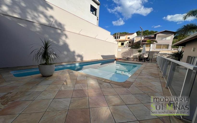 Casa de Alto Padrão com 3 Suítes à Venda em CambuíMG Sofisticação, Conforto COD2322 (24)