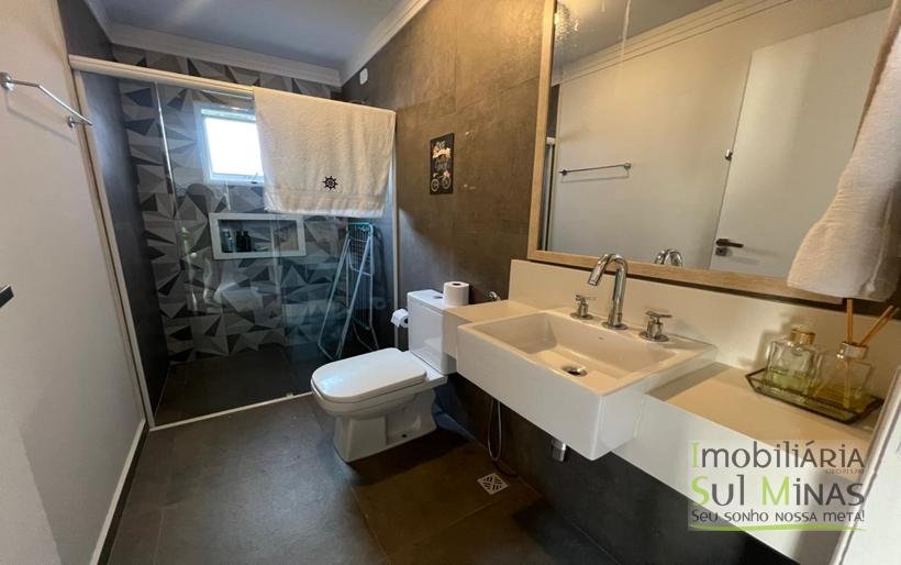 Casa de Alto Padrão com 3 Suítes à Venda em CambuíMG Sofisticação, Conforto COD2322 (28)