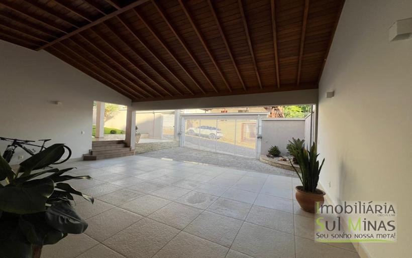 Casa de Alto Padrão com 3 Suítes à Venda em CambuíMG Sofisticação, Conforto COD2322 (3)