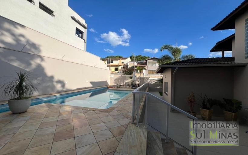 Casa de Alto Padrão com 3 Suítes à Venda em CambuíMG Sofisticação, Conforto COD2322 (31)