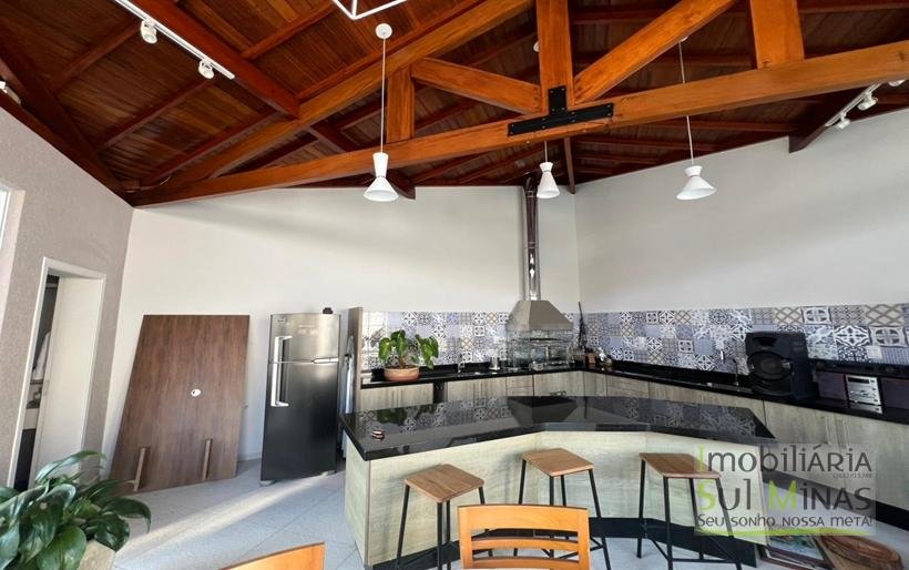 Casa de Alto Padrão com 3 Suítes à Venda em CambuíMG Sofisticação, Conforto COD2322 (33)