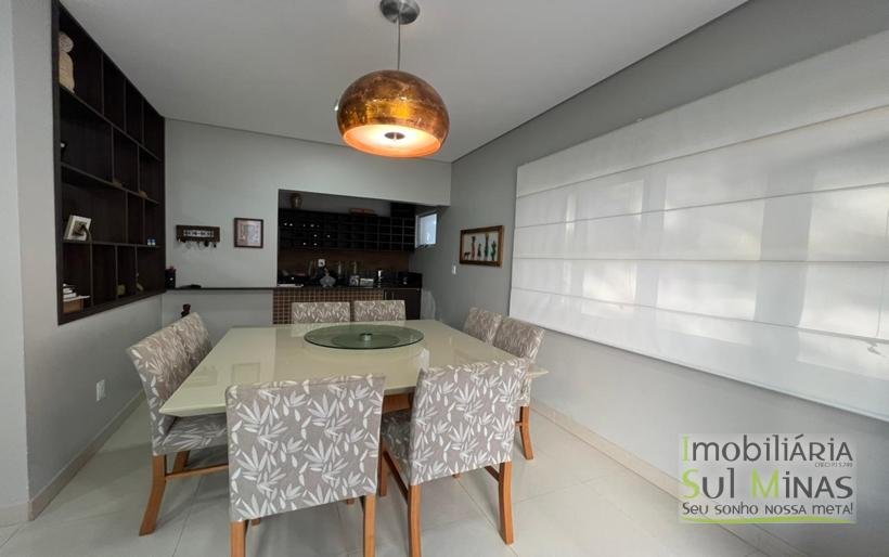 Casa de Alto Padrão com 3 Suítes à Venda em CambuíMG Sofisticação, Conforto COD2322 (35)