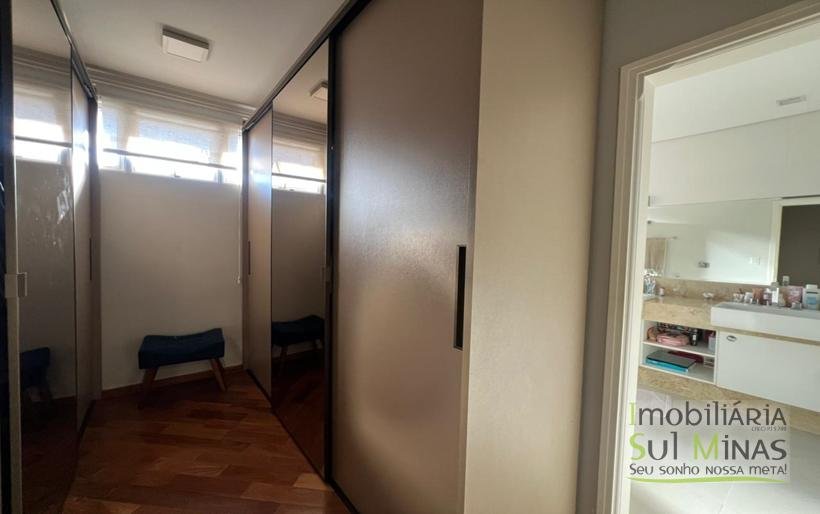 Casa de Alto Padrão com 3 Suítes à Venda em CambuíMG Sofisticação, Conforto COD2322 (7)