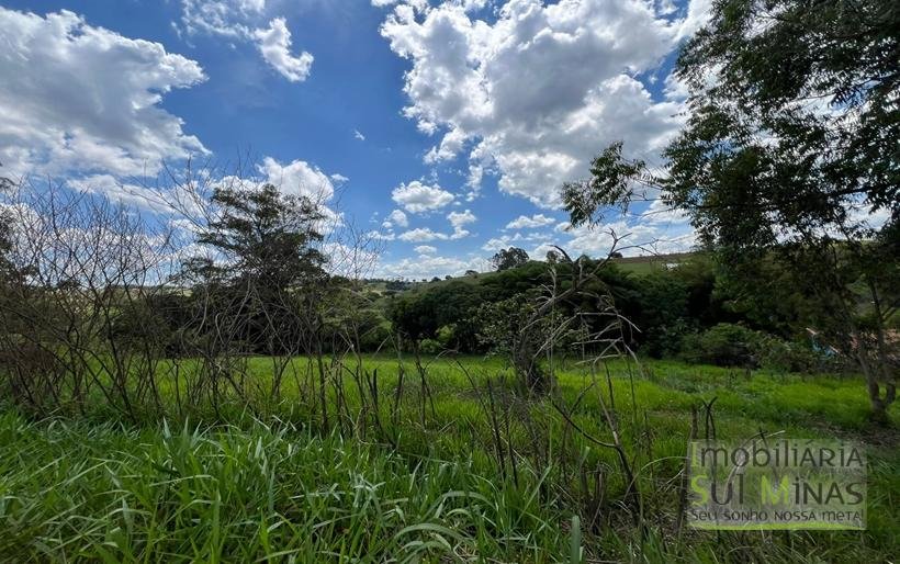 Chácara de 12.000m² a 9Km do Centro À Venda em Cambuí MG COD2214 (2)