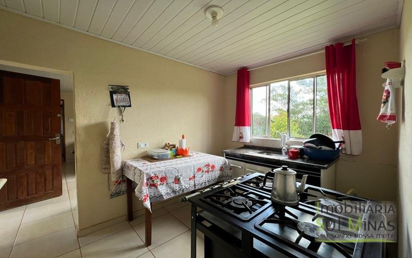 Chácara de 12.000m² a 9Km do Centro À Venda em Cambuí MG COD2214 (7)