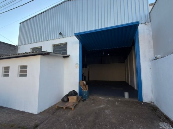 Galpão Com 200m² Para Locação em Cambuí MG COD2309 (1)