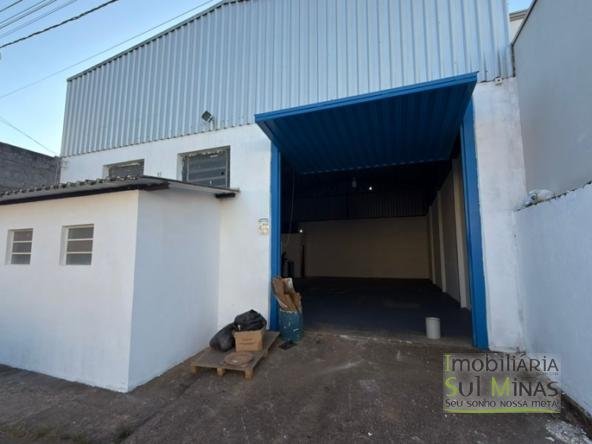 Galpão Com 200m² Para Locação em Cambuí MG COD2309 (1)