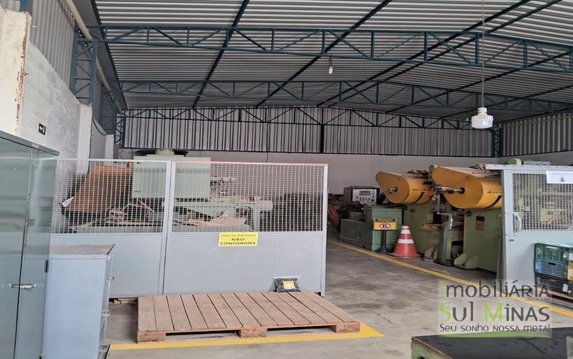 Galpão Com 200m² Para Locação em Cambuí MG COD2309 (3)