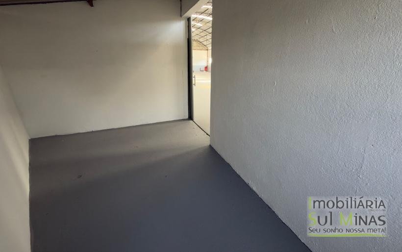 Galpão Industrial para Locação – 1.700 m² às margens da Fernão Dias Cambuí MG COD2306 (2)