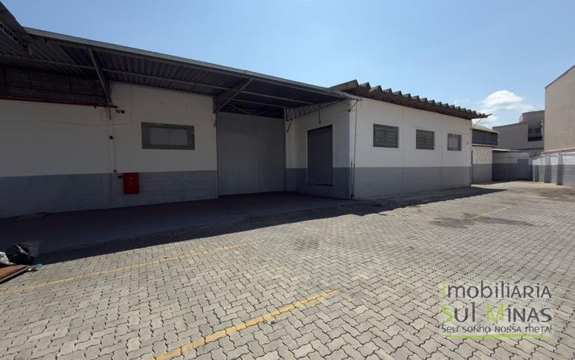 Galpão Industrial para Locação – 1.700 m² às margens da Fernão Dias Cambuí MG COD2306 (31)