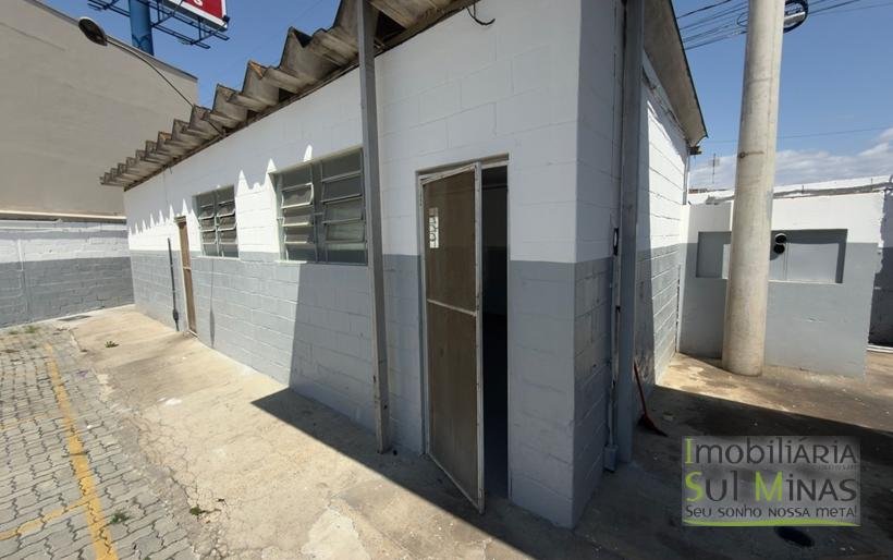 Galpão Industrial para Locação – 1.700 m² às margens da Fernão Dias Cambuí MG COD2306 (33)