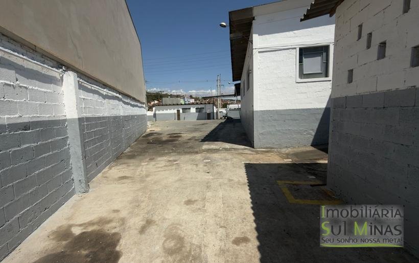 Galpão Industrial para Locação – 1.700 m² às margens da Fernão Dias Cambuí MG COD2306 (34)