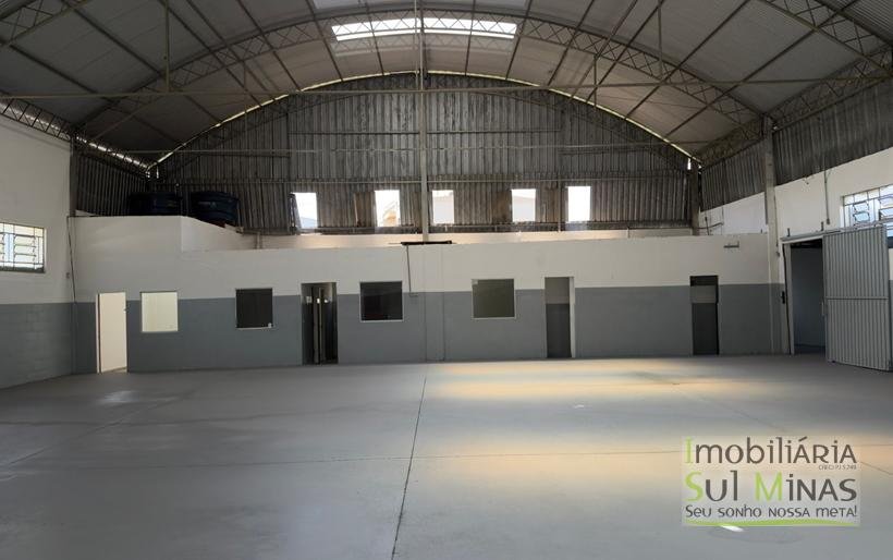 Galpão Industrial para Locação – 1.700 m² às margens da Fernão Dias Cambuí MG COD2306 (43)