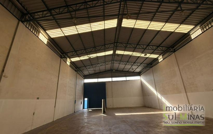 Galpão industrial disponível para locação em CambuíMG, com 750 m² COD2321 (12)