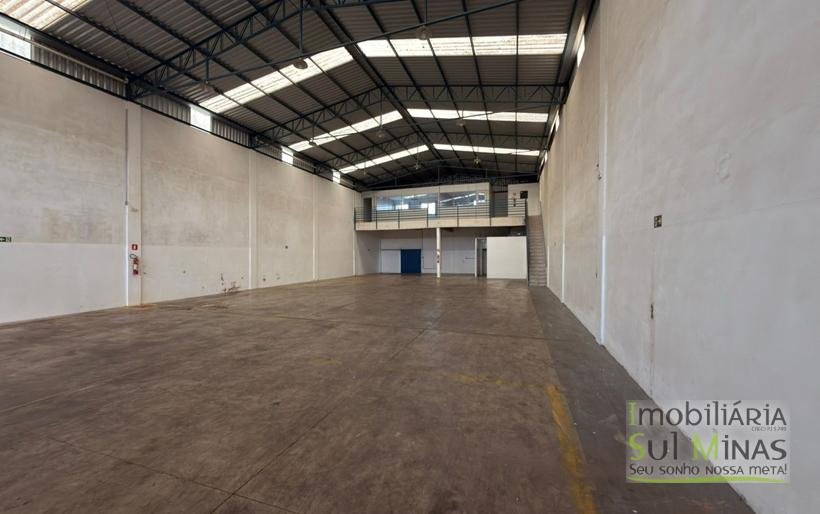 Galpão industrial disponível para locação em CambuíMG, com 750 m² COD2321 (18)