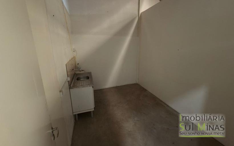 Galpão industrial disponível para locação em CambuíMG, com 750 m² COD2321 (5)